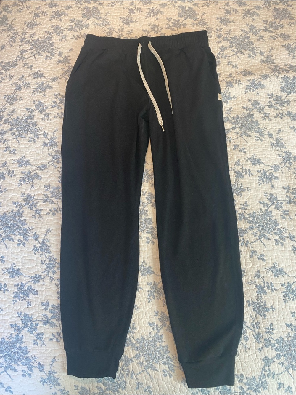 Vuori Black Performance Jogger Size Small